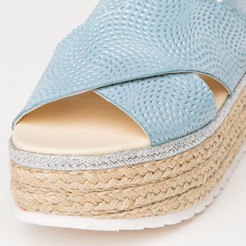 Fotografía de calzado sobre fondo gris