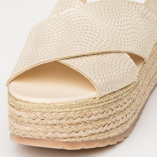 Fotografía de calzado sobre fondo gris